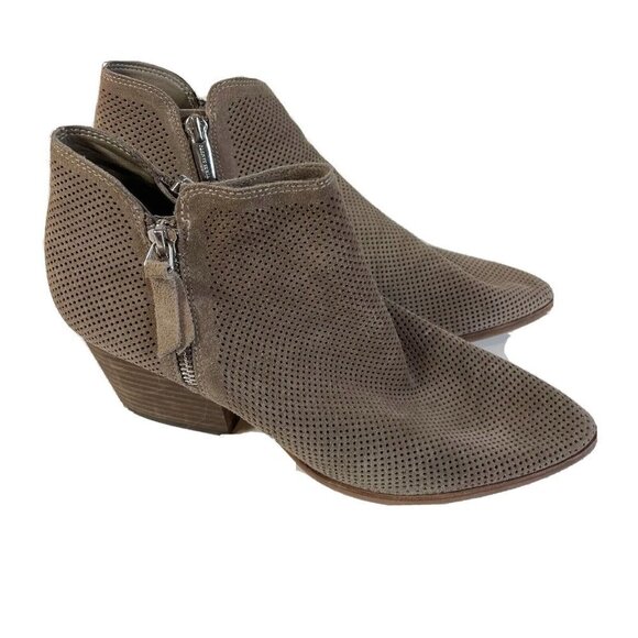 Vince Camuto Women Nethera Perforated Ankle Bootie Taupe 10M Leather Pointed Zip - Picture 1 of 10